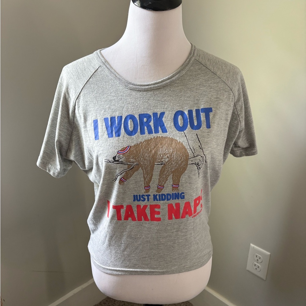 Gray Sloth “I work out” Graphic T-Shirt size M
